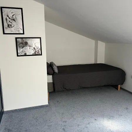 Modernes Loft Auf 2 Etagen, Naehe Tripsdrill & Neckar, Balkon Inklusive, Ideal Fuer Familien Lägenhet Neckarwestheim